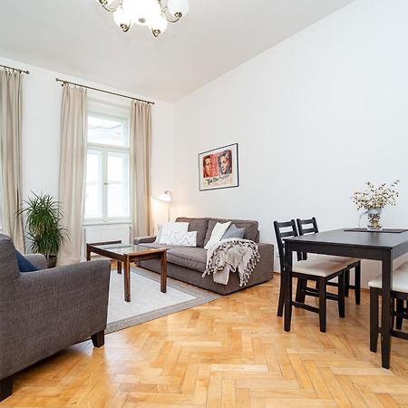 Quiet Apartment In The Old Town Praga Esterno foto