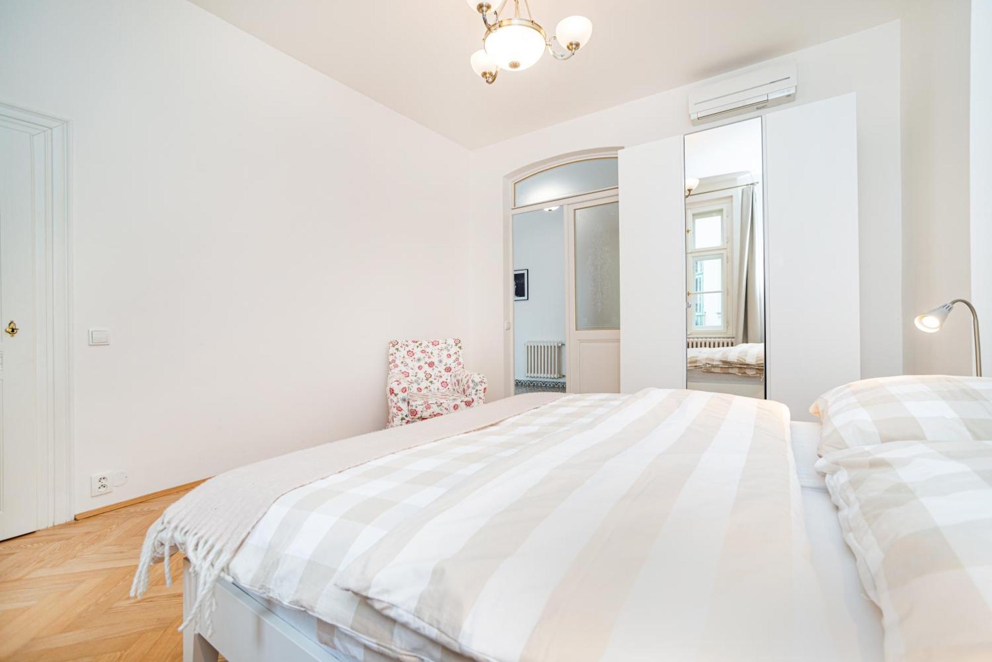 Quiet Apartment In The Old Town Praga Esterno foto