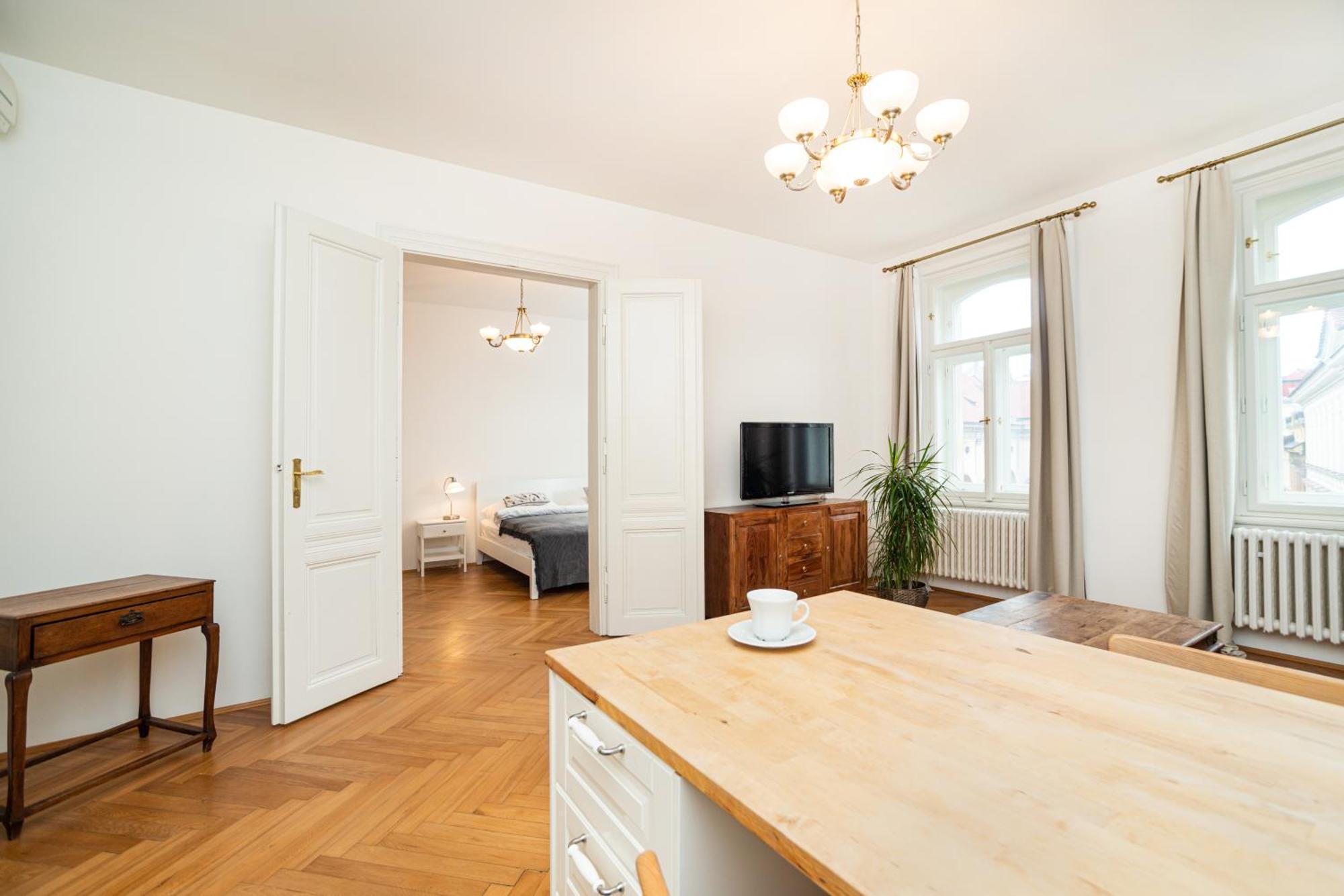 Quiet Apartment In The Old Town Praga Esterno foto