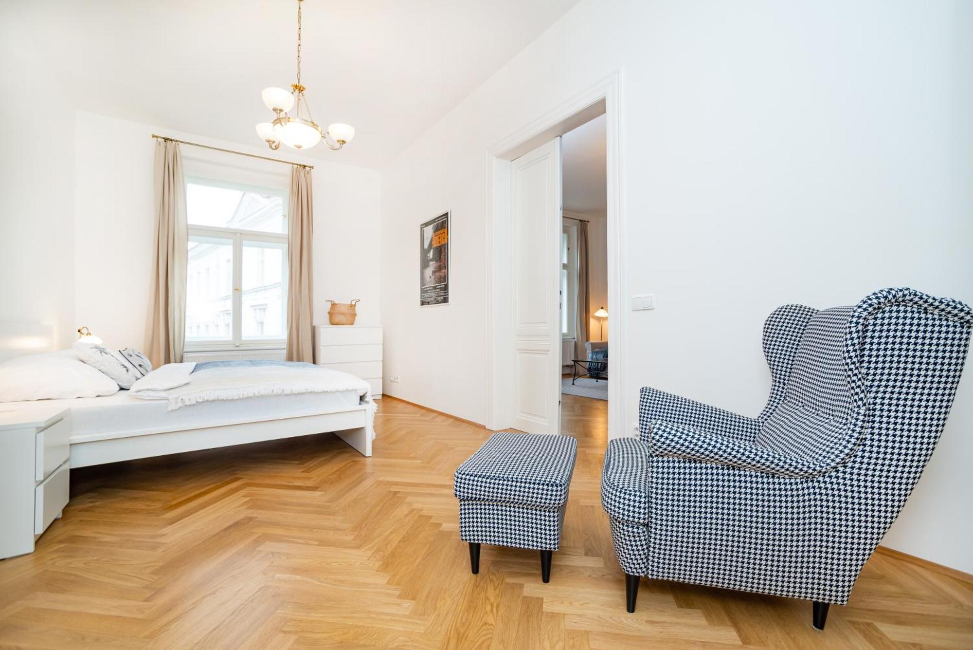 Quiet Apartment In The Old Town Praga Esterno foto